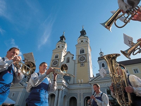 San Candido - San Candido: Concerto mattutino della Big Band Intica