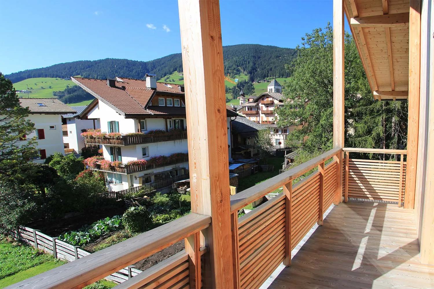 Balkon pokoju Superior od południa · Garni Hotel Am Burghügel